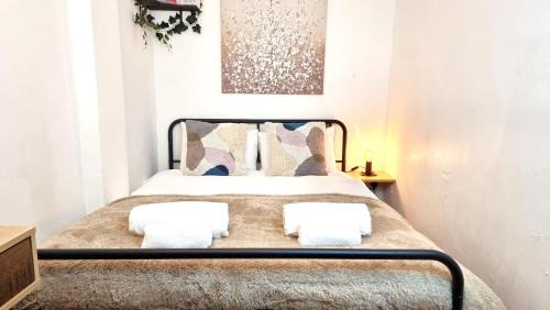 Peninsula Apartment | 3 bed flat O2 arena Dyson house