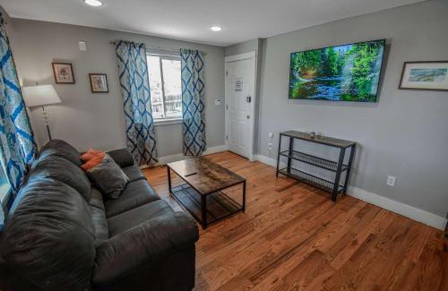 Berkley House | 3 bed home with huge yard near Hidden Lake