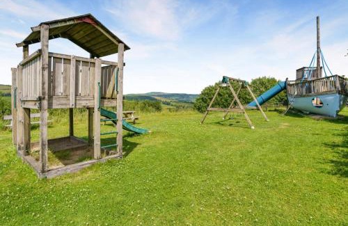Llanfihangel-Ystrad House | 3 Bed in Dihewyd oc-t32348