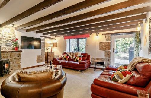 Lanhydrock House | 3 Bed in Lanhydrock 90214