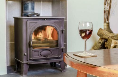 Maenclochog House | 3 Bed in Narberth 73936