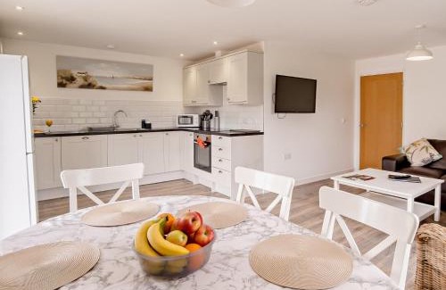 Newport House | 3 Bed in Newport 90246