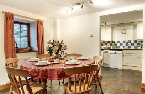 Alweston House | 3 Bed in Sherborne FOLWR