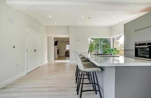 Castletown House | 3 Bed in Tomnahealy Little oc-t32392