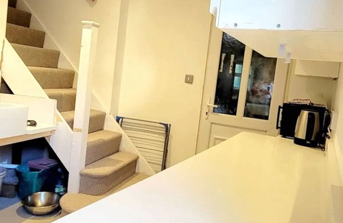 Llandudno Apartment | 3 Bed Lodge apartment with ensuites and balcony, near the beach in a quiet area