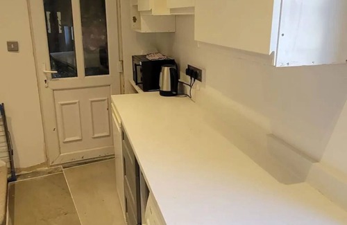 Llandudno Apartment | 3 Bed Lodge apartment with ensuites and balcony, near the beach in a quiet area