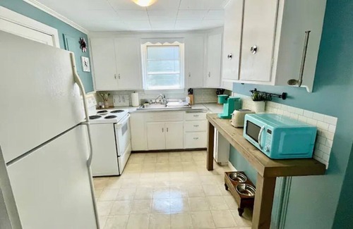 Saint John Apartment | ✨ 3-Bed Oasis in Prime Location – Your Perfect Getaway! 🌴