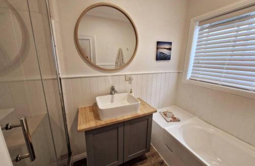Shoal Bay House | 3-bed recently-renovated - now with aircon & heating - unit 1
