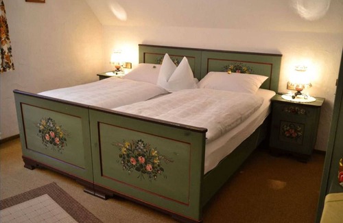 Schoenmuenzach Bed & Breakfast | 3-bed room 1 - Adieu Everyday life: Pension Oesterle in the Black Forest