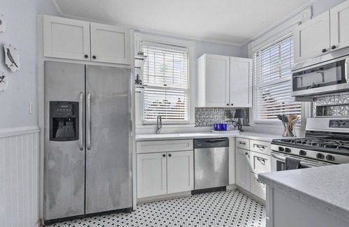 Dixon Park House | 3 bed townhome, Near Forsyth Park, Downtown Savannah,