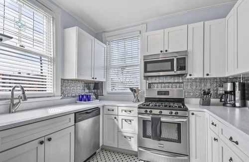 Dixon Park House | 3 bed townhome, Near Forsyth Park, Downtown Savannah,