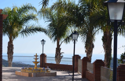 Nerja Villa | 3 bed villa with amazing terrace and pool views