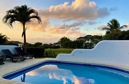 Forest Hills Villa | 3 bed villan3.5 bathroomnAir connWifin3 poolsnGymnTennisnGated communityn