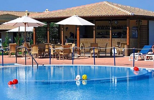 Campofelice di Roccella Villa | 3 bedrooms Villa, garden, wi-fi, in complex with POOL, 2 minutes walk to the SEA