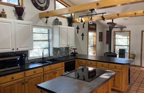 Cisco House | 3 bedroom 2 bath lake home with covered dock