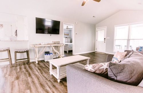 Murrells Inlet House | 3 bedroom-2 bathroom Beach house in the heart of Garden City/Murrells Inlet