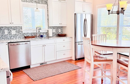 Wrightsville Beach House | 3 Bedroom-2 Bath-Sleeps 6-Midlevel Beach Retreat in Wrightsville Beach, NC