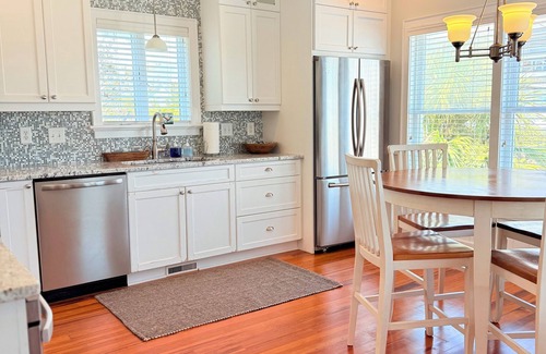 Wrightsville Beach House | 3 Bedroom-2 Bath-Sleeps 6-Midlevel Beach Retreat in Wrightsville Beach, NC