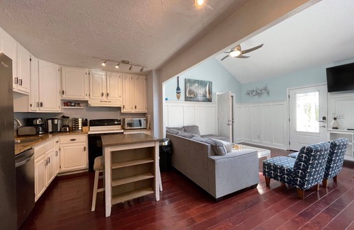 Long Bay Estates House | 3 Bedroom, 2nd Row with a Shared Pool - Beach Bliss