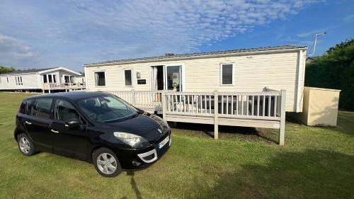 Hopton Ski Chalet | 3 Bedroom, 6 Berth, Dog Friendly, Holiday Home