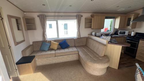 Hopton Ski Chalet | 3 Bedroom, 6 Berth, Dog Friendly, Holiday Home
