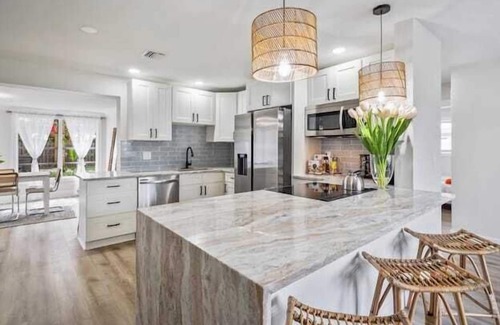 Vero Beach Apartment | 3 Bedroom 653765 by Houzlet