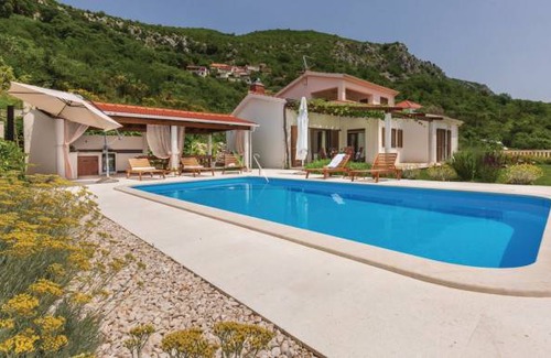 Blato na Cetini House | 3 bedroom accommodation in Blato na Cetini
