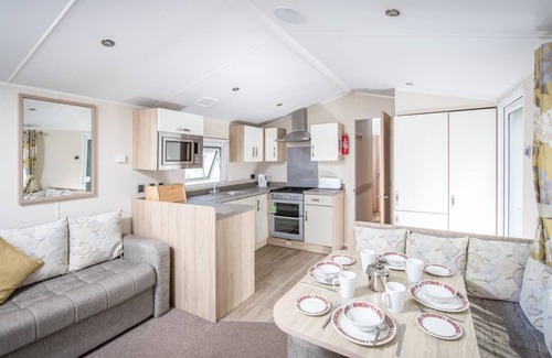 Burnham-on-Sea Cabin | 3 bedroom accommodation in Burnham-on-Sea