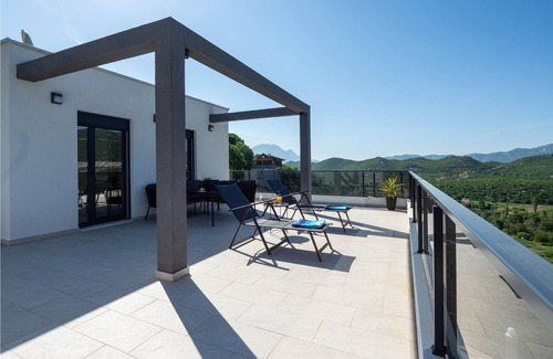 Blato na Cetini House | 3 bedroom accommodation in Blato Na Cetini