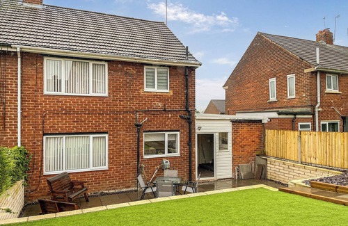 Chesterfield Cottage | 3 bedroom accommodation in Inkersall, near Chesterfield