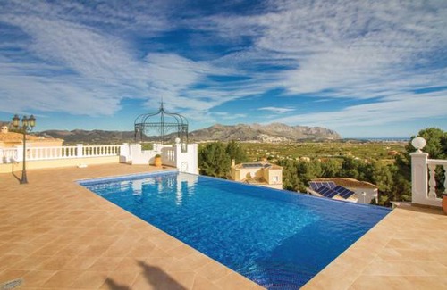 Orba Apartment | 3 bedroom accommodation in Trullent