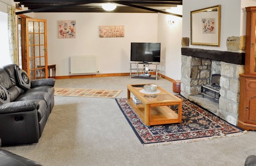 West Compton Cottage | 3 bedroom accommodation in Uploders, near Bridport