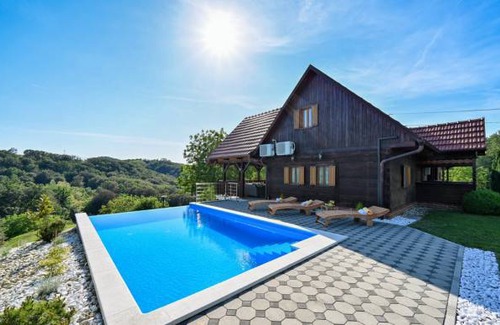 Bedenica House | 3 bedroom accommodation in Bedenica