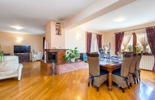 Viskovo House | 3 bedroom accommodation in Marcelji
