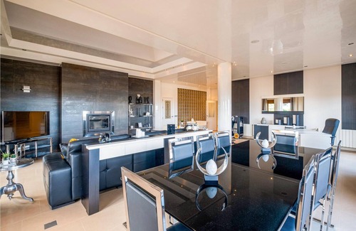 Torrequebrada House | 3 bedroom accommodation in Benalmádena