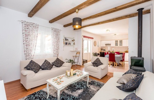 Drnis House | 3 bedroom accommodation in Pakovo Selo