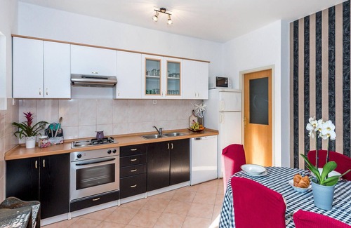 Drnis House | 3 bedroom accommodation in Pakovo Selo