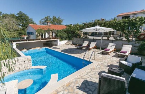 Snasici House | 3 bedroom accommodation in Snasici