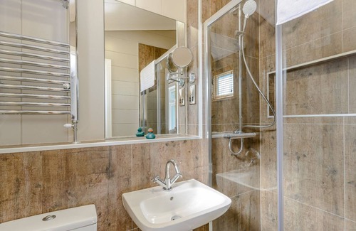 Newton Grange Cabin | 3 bedroom accommodation in Ashbourne
