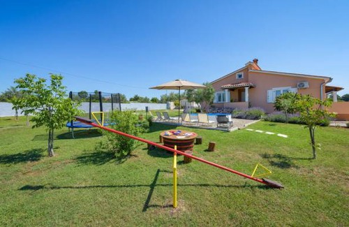 Bibici House | 3 bedroom accommodation in Bibici