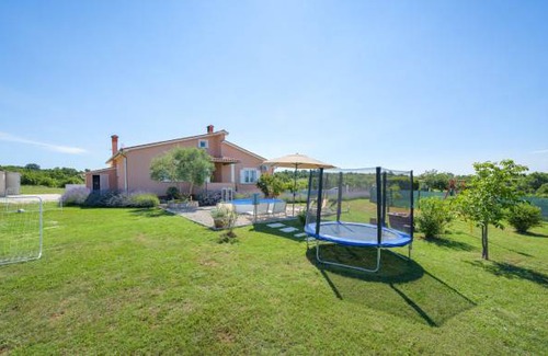 Bibici House | 3 bedroom accommodation in Bibici