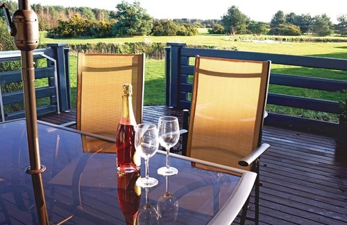 Hopton Cabin | 3 bedroom accommodation in Fritton