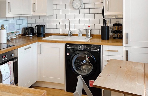 Auchtermuchty Cottage | 3 bedroom accommodation in Auchtermuchty, near Cupar