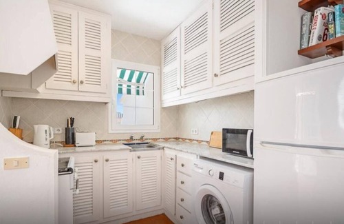 Sant Jaume Mediterrani Apartment | 3-bedroom air-conditioned apartment a stone's throw from the beach