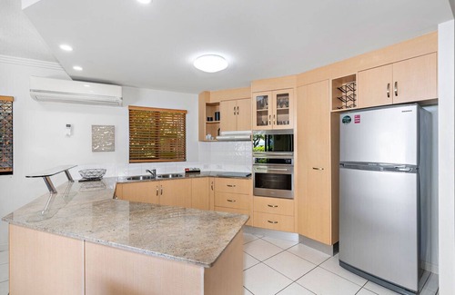 Palm Cove Apartment | 3 Bedroom Apartment in Trinity Beach