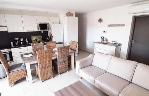 Saint-Florent Apartment | 3-bedroom apartment, 80 m2, Air-conditioning, Terrace, Garden, Beaches nearby, Fiber.
