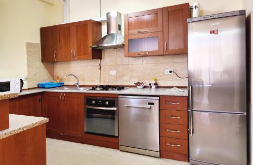 Kentron Apartment | 3 Bedroom Apartment in Homey Residence