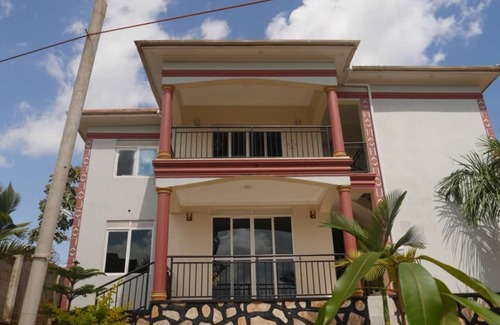 Kitende Apartment | 3-bedroom apartment in welcoming Kitende with WiFi