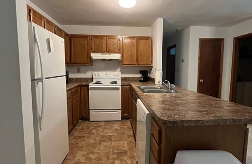 Kabrich Crescent Apartment | 3-bedroom Apartment in Blacksburg, Half a Mile from Downtown!