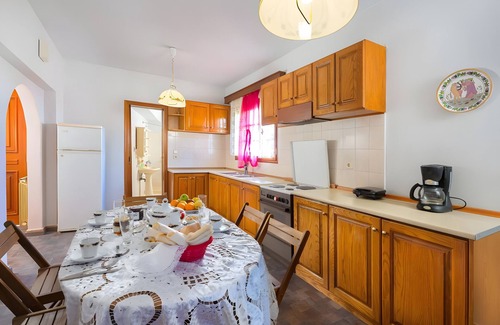 Kalavarda Apartment | 3-Bedroom Apartment without Pool with Sea View, Wi-Fi and Air Conditioning